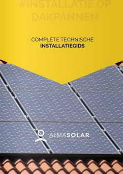 Installatie van zonnepanelen op dakpannen